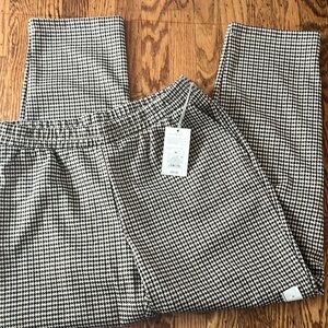 A new day houndstooth black/brown pants.